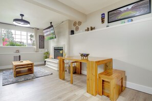 Apartment (1 Bedroom) | Interior - 'the Salty Hawk Hideaway' - Chic Washington ADU (Everett)