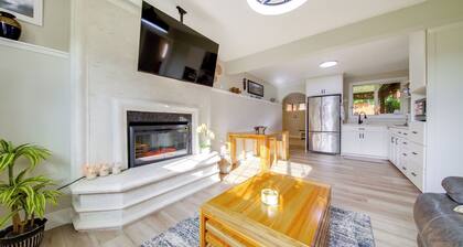 'the Salty Hawk Hideaway' - Chic Washington ADU