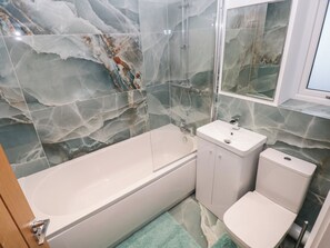 Shower - Milkwood Villa (Carmarthen)
