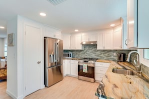 Interior - 2 Mi to Beach! Snowbird Haven w/ Pool in Venice (Venice)