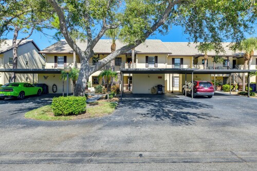 3 Mi to Beach: Venice Getaway w/ Pool Access!