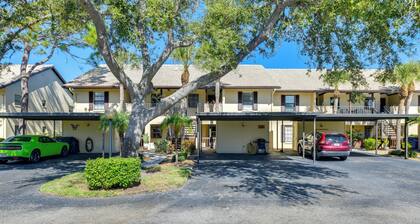 3 Mi to Beach: Venice Getaway w/ Pool Access!