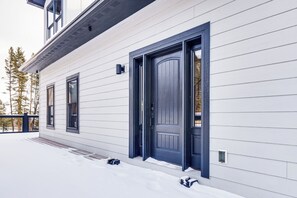 House (4 Bedrooms) | Interior - Hot Tub & Game Room! Luxury Blue River Retreat (Breckenridge)