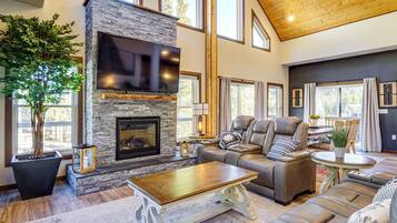 House (4 Bedrooms) | Front of property