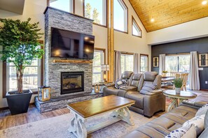 House (4 Bedrooms) | Front of property - Hot Tub & Game Room! Luxury Blue River Retreat (Breckenridge)
