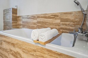 Hair dryer, towels, soap, toilet paper - Lodge of Sardona (Glarus Süd)