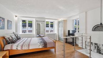 Fer et planche Ă repasser, accĂšs Internet, draps fournis