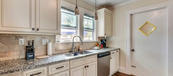 7 Mi to Dtwn Atlanta: Family Home w/ Large Yard!