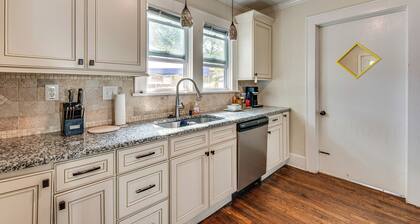 7 Mi to Dtwn Atlanta: Family Home w/ Large Yard!