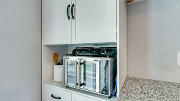 Apartment (0 Bedroom) | Interior