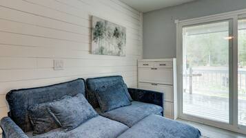 Apartment (0 Bedroom) | Interior