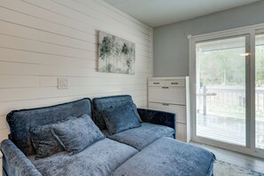 Apartment (0 Bedroom) | Interior