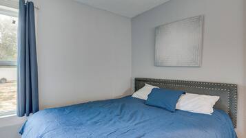 Apartment (0 Bedroom) | Interior