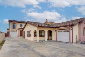 Interior - Explore the OC Coast! Midway City Home w/ Yard (Midway City)