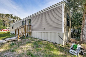Interior - Riverfront Floral City Stay w/ Dock & Hot Tub! (Floral City)