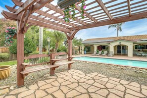 Interior - Outdoor Kitchen & Patio! Central Valley Hacienda (Atwater)