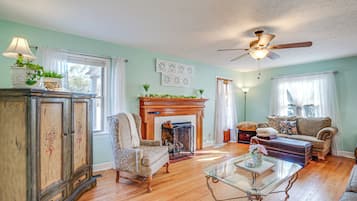 House (3 Bedrooms) | Interior