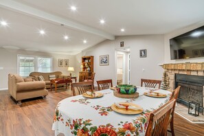 House (3 Bedrooms) | Interior