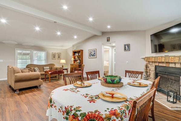 House (3 Bedrooms) | Interior