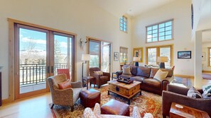 TV, fireplace - Elkhorn Springs 15 - Luxury w/ Great Views, Walk to Pool, Tennis, Golf (Elkhorn)