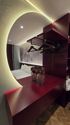 Estudio Deluxe, vistas a la ciudad | Cortinas opacas, tabla de planchar con plancha, wifi gratis