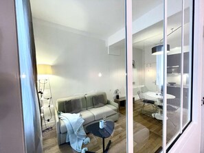 Living area - Parisian Home | 1 room | Montorgueil (Paris)