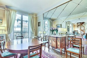 Dining - Parisian Home | 2 chambres | Auteuil - St Cloud (Paris)
