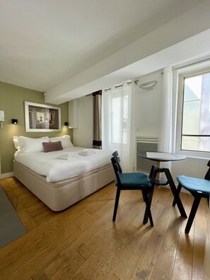 1 bedroom, iron/ironing board, WiFi, bed sheets - Parisian Home | Studio | Montorgueil (Paris)