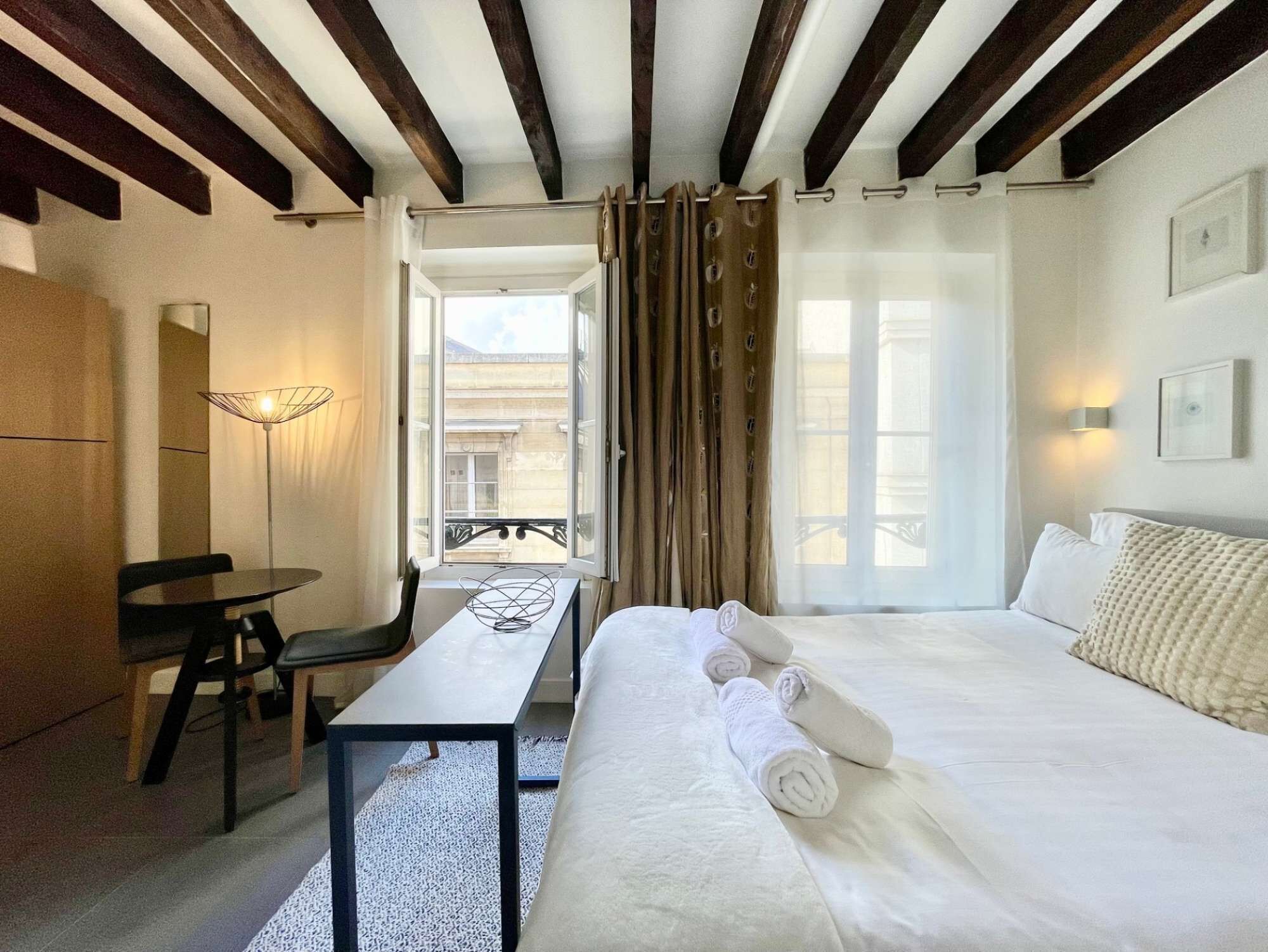 Iron/ironing board, WiFi