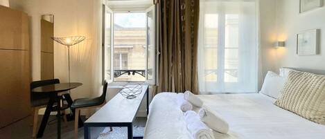 Iron/ironing board, WiFi