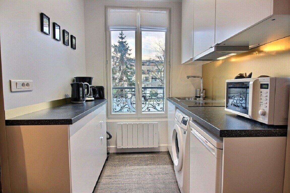 Microwave, oven, cookware/dishes/utensils