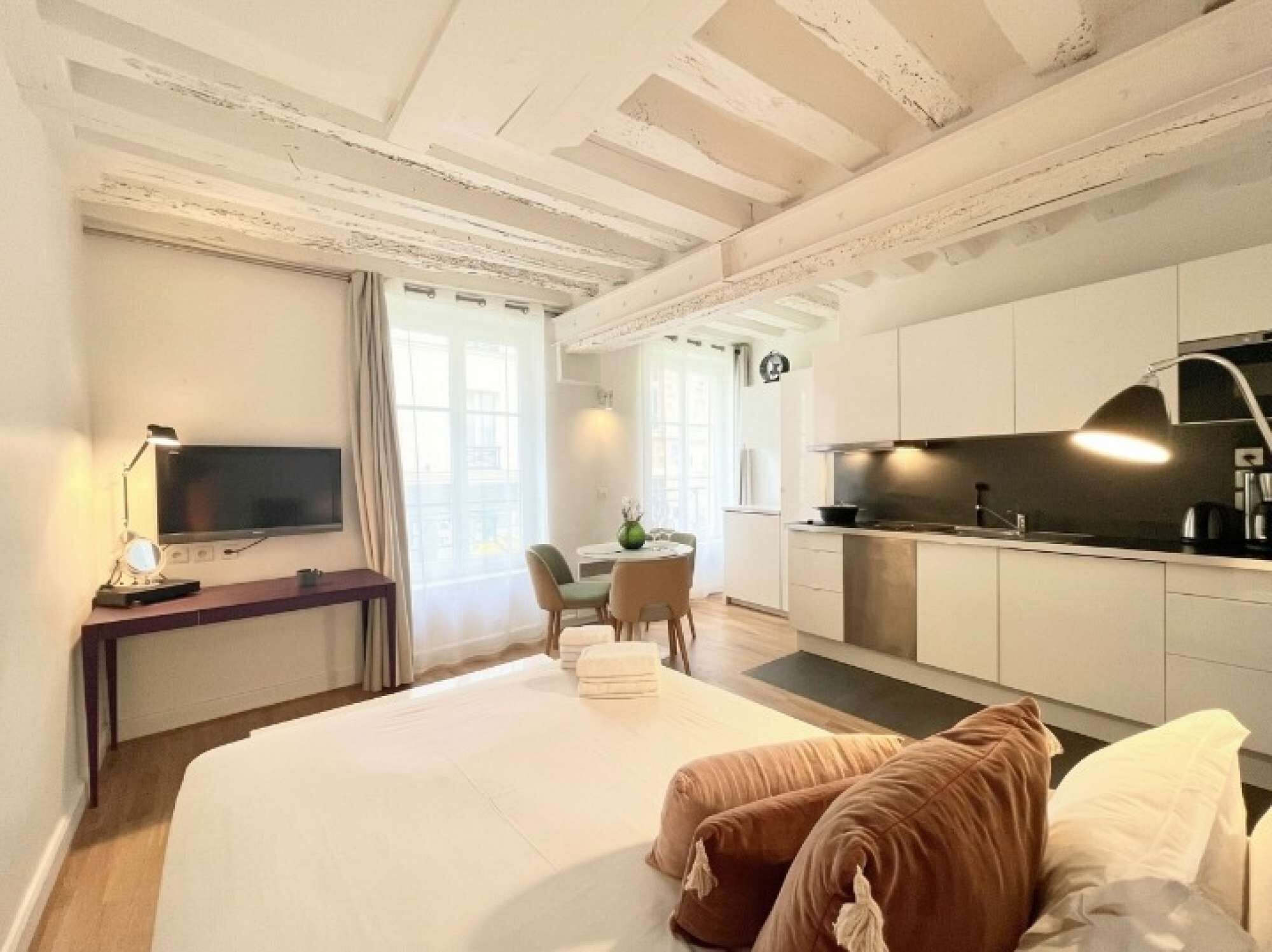 Fer et planche à repasser, Wi-Fi, literie fournie