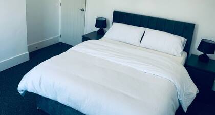 Sterling House - by Eazystays