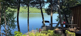 Log cabin, a haven of peace. Guaranteed privacy right on the water's edge