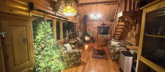 Log cabin, a haven of peace. Guaranteed privacy right on the water's edge