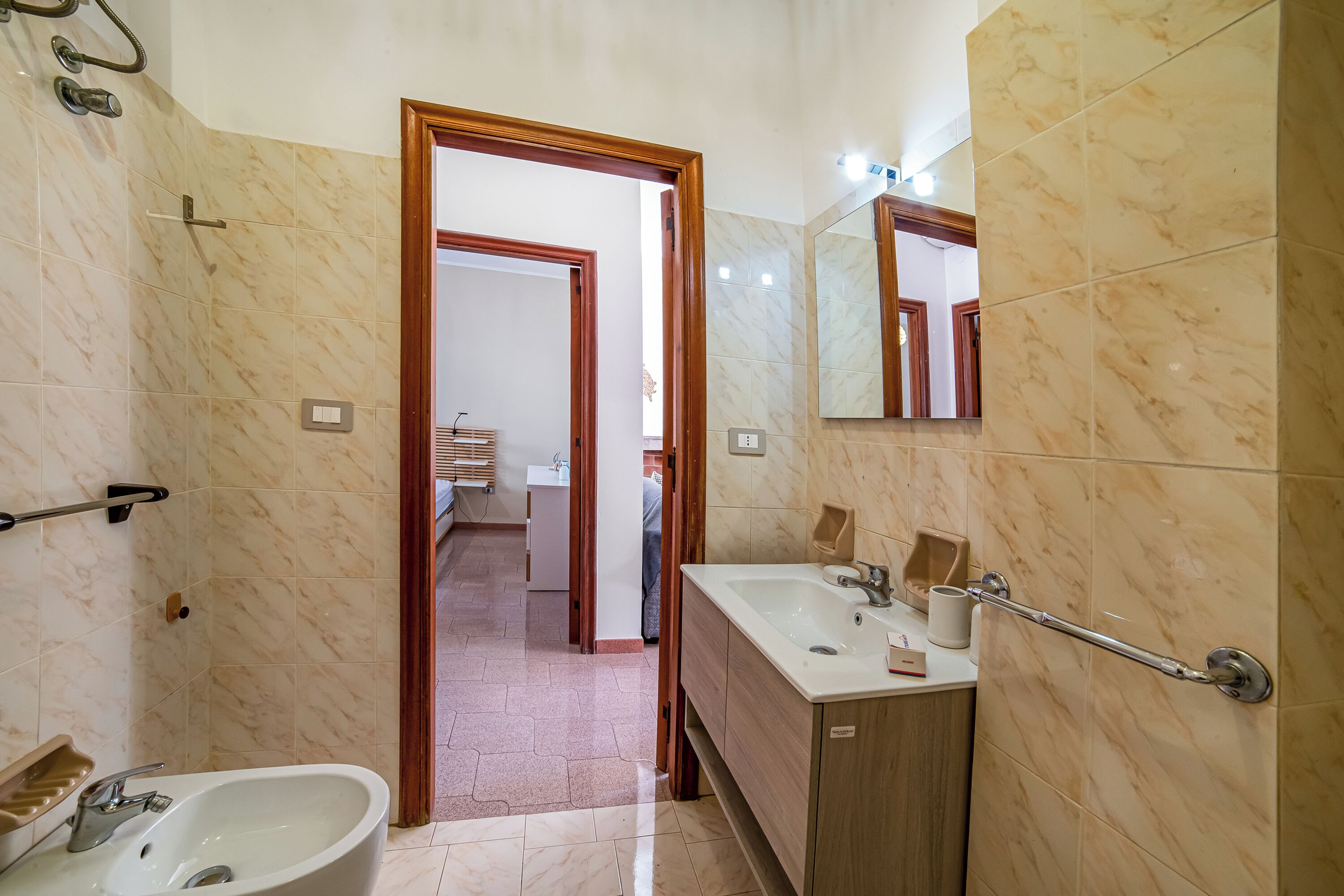 Standard Apartment, Multiple Bedrooms (La Casa Del Lido 1) | Bilik Mandi | Pancuran mandi, bidet, tuala disediakan, sabun 