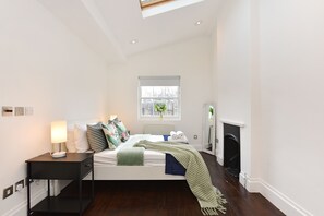 3 bedrooms, iron/ironing board, travel cot, free WiFi