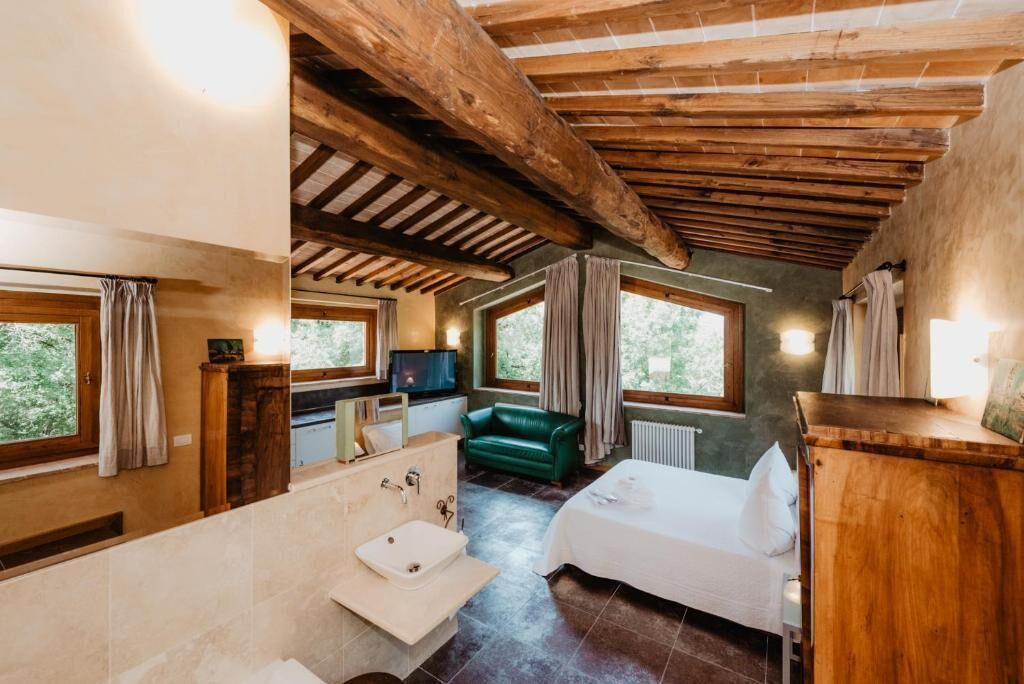 1 bedroom, desk, free WiFi, bed sheets