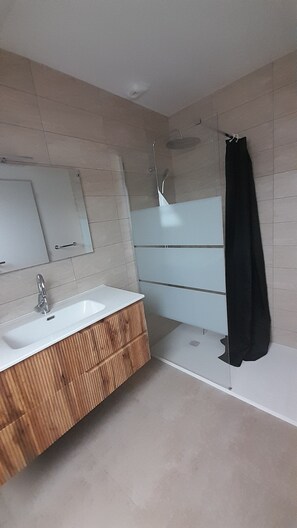 Shower, hair dryer - New house - 6 people - 3 bedrooms (Saint-Gildas-de-Rhuys)