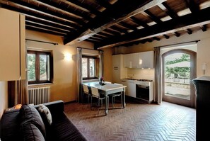 TV - Two-room flat Duplex Superior Nr 6 (Radicondoli)