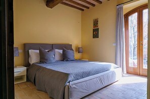 1 bedroom, desk, free WiFi - Standard two-room flat Nr 3 (Radicondoli)