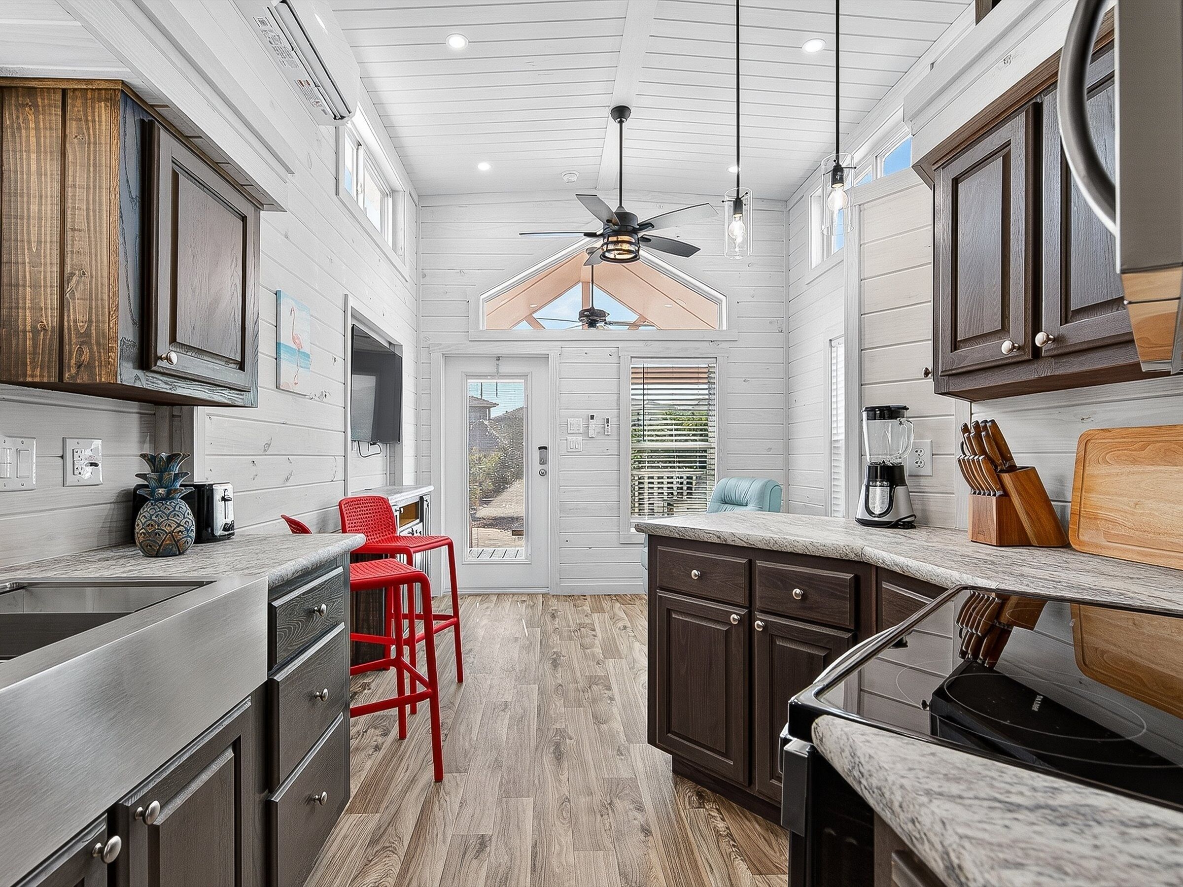 Cottage, 2 Bedrooms | Private kitchen | Fridge, oven, coffee/tea maker, toaster