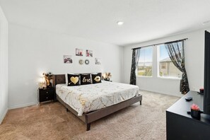 Townhome, 3 Bedrooms - 1421ds-the Enclaves At Festival 3 Bedroom Townhouse (Davenport)