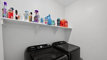 House, 3 Bedrooms | Bahagian dalam