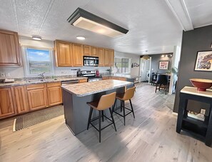 Rumah, 5 kamar tidur | Dapur pribadi | Lemari es, oven, mesin pembuat kopi/teh, dan pemanggang roti