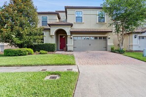 Exterior - Championsgate Resort 8 Bedroom Private Pool Home 8 Home (Davenport)