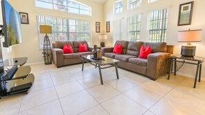 Townhouse, 4 kamar tidur | Area keluarga | Smart TV