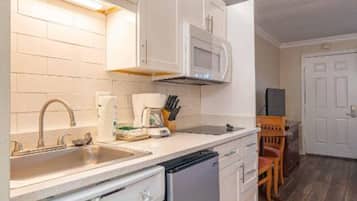Comfort Condo | Private kitchen