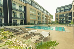 Outdoor pool - Exclusive One Bedroom Duplex with Swimming Pool (Accra)