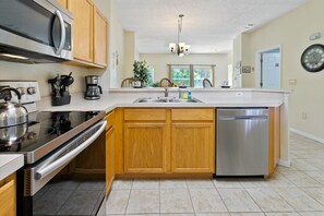 Casa geminada, 3 quartos | Cozinha privada | Geladeira, fogão, cafeteira/chaleira, torradeira